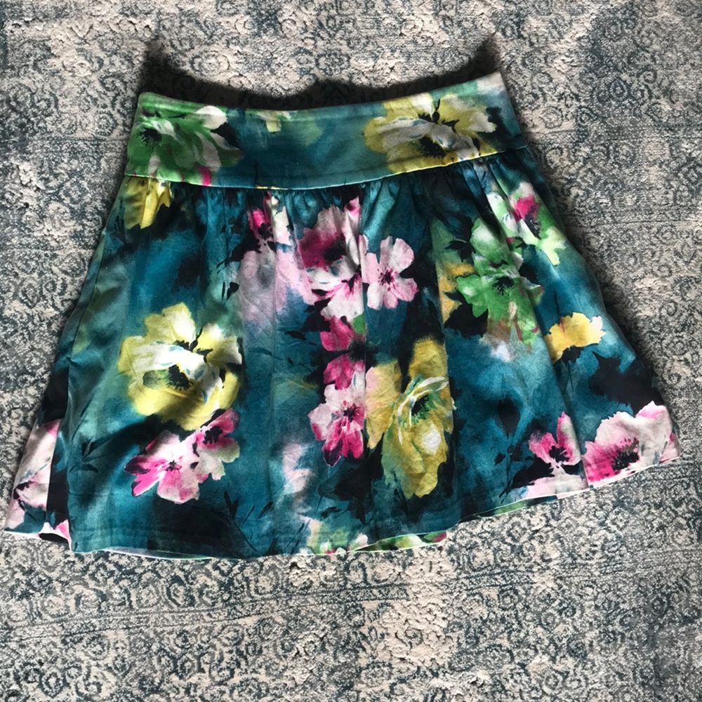Colorful floral mini skirt size L